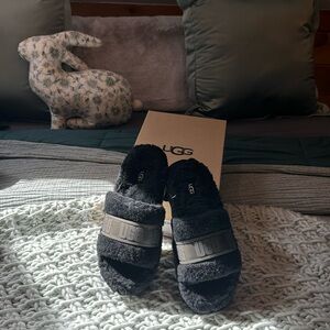 NWT no box Ugg platforms 8 has tag on bottom